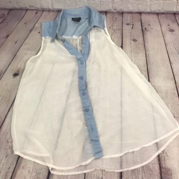 Rue21 Tops - Rue21 Sheer Sleeveless button down M